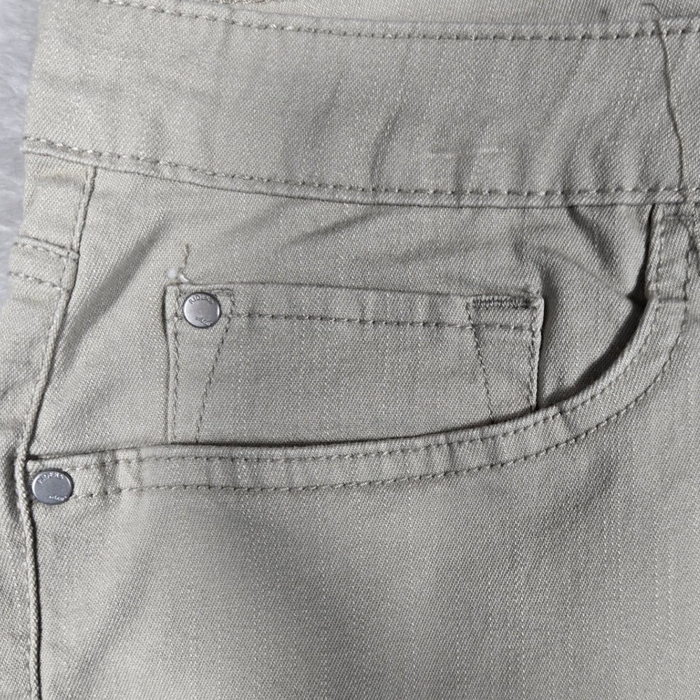 Riders by Lee Womens Midrise Short Pure Cashmere Tan 196MAWP Size 16 NWT - Picture 3 of 8
